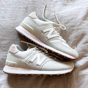 NWOT New Balance Women’s 574 sneakers